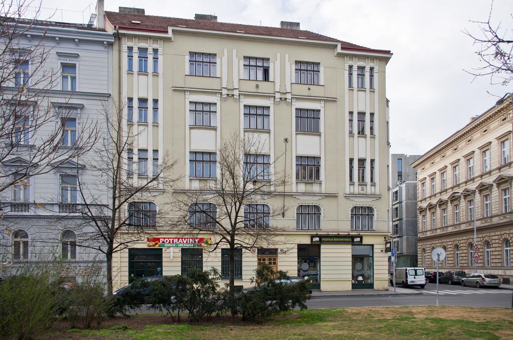 With 2 Bathrooms- 5 Minutes From Old Town - 102 M2 Praga