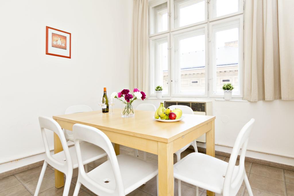 With 2 Bathrooms- 5 Minutes From Old Town - 102 M2 Praga
