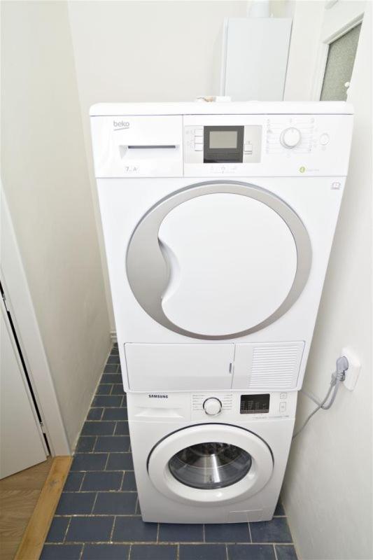 With 2 Bathrooms- 5 Minutes From Old Town - 102 M2 * Praga